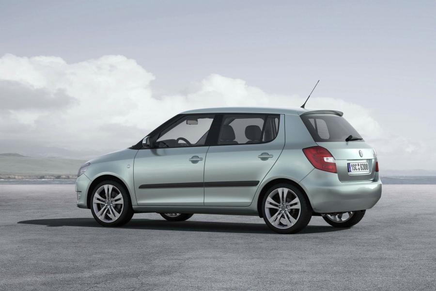  Skoda Fabia 2010 года  (фото 11 из 57)